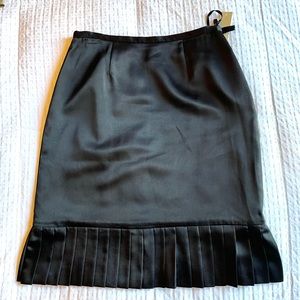 Amanda Smith black skirt